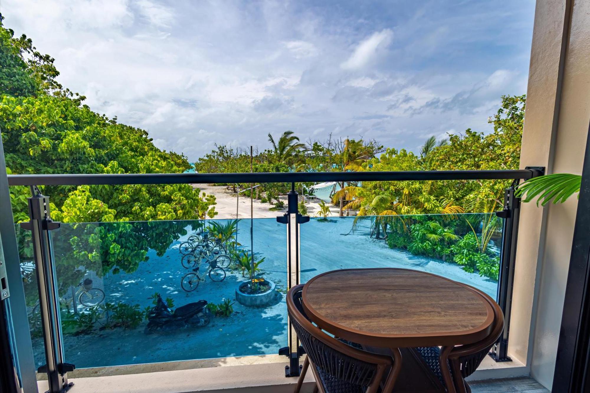 Bibee Maldives Hotel Dhiffushi Exterior foto